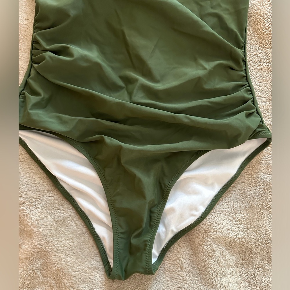 Cupshe green halter one piece large swimsuit - Picture 3 of 7